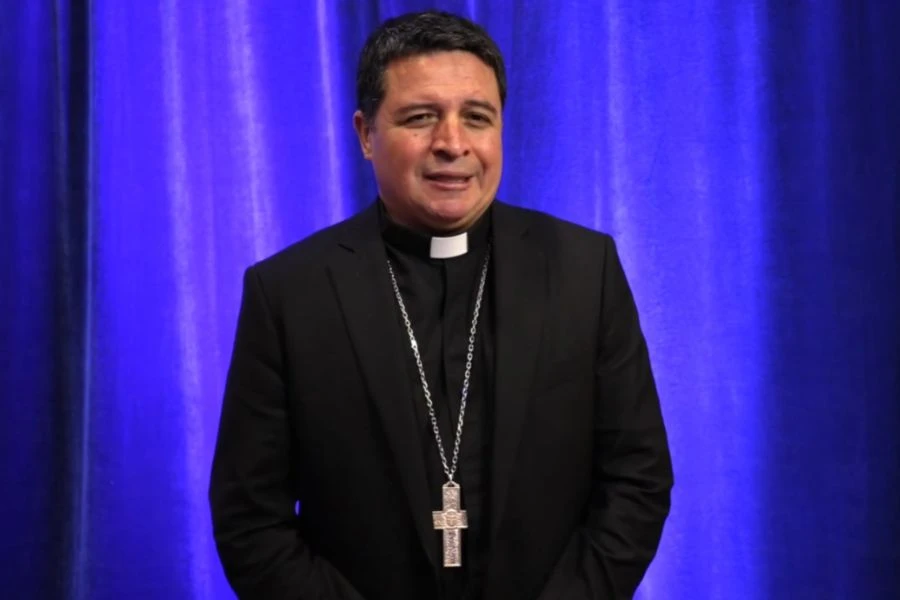 Obispo auxiliar de Washington: El trato a los migrantes se ha tornado “bastante cruel”