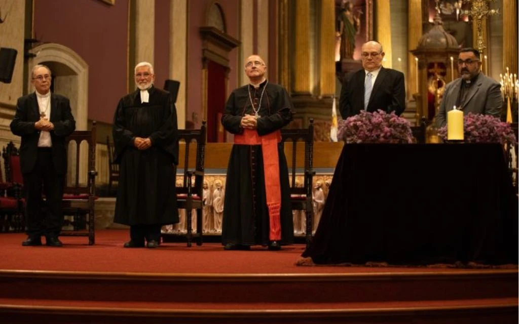 Uruguay reza con su nuevo presidente por la patria y sus gobernantes
