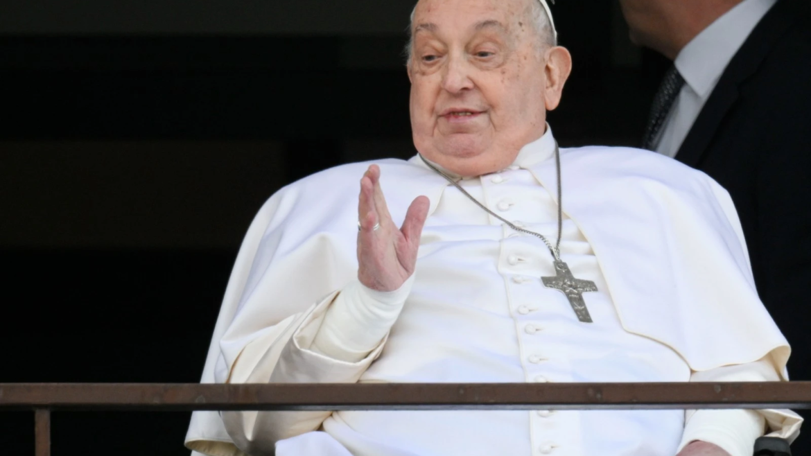 La Audiencia General y el Ángelus siguen suspendidos pese a la vuelta del Papa Francisco al Vaticano