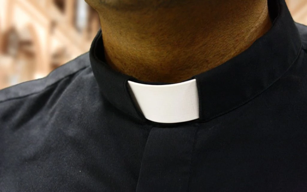 Agreden a un sacerdote español al grito de "estoy harto de los masones"