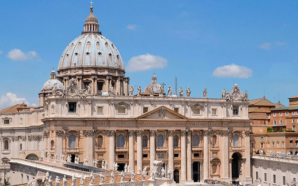 El Vaticano recuerda que la divulgación de acusaciones contra personas fallecidas es contraria al Derecho Canónico