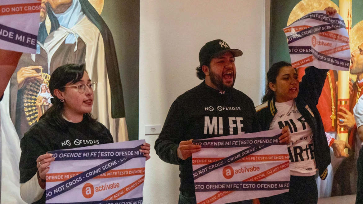 Retiran polémica exposición de arte con símbolos religiosos sexualizados en México
