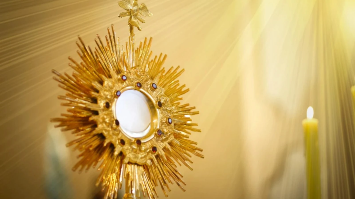 Arquidiócesis de Estados Unidos investiga un posible milagro eucarístico