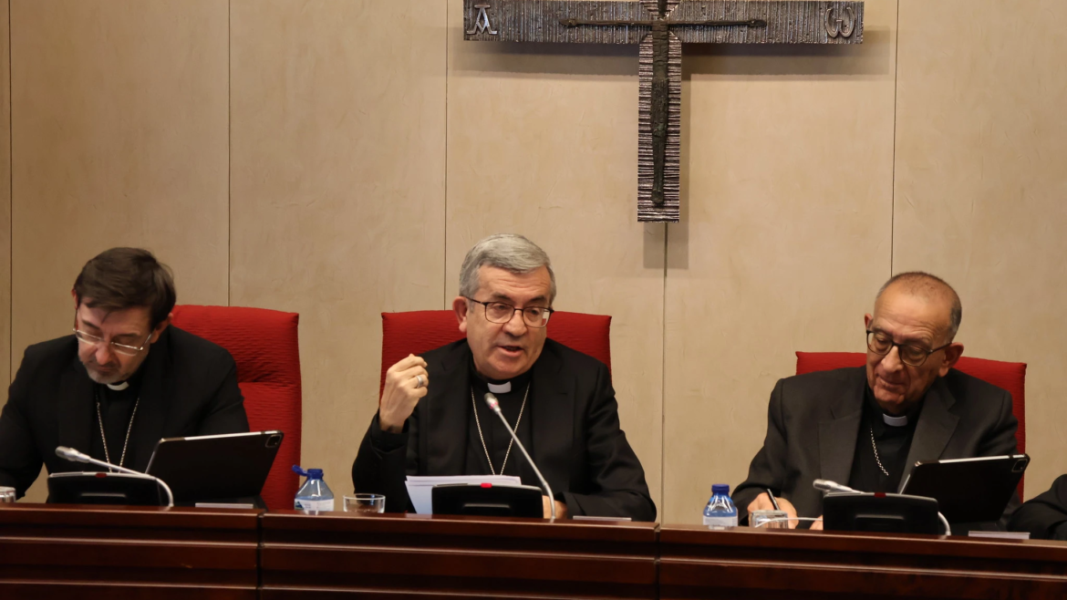 Mons. Argüello alerta sobre la secularización: Ya no se puede decir "soy católico porque he nacido en España"