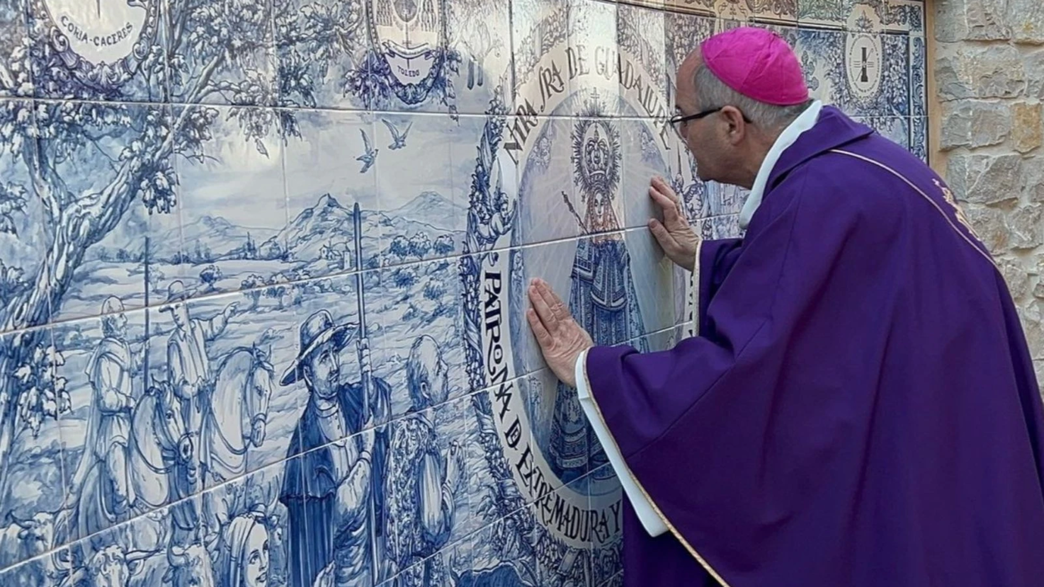 Arzobispo bendice capilla dedicada a la Virgen de Guadalupe en Tierra Santa