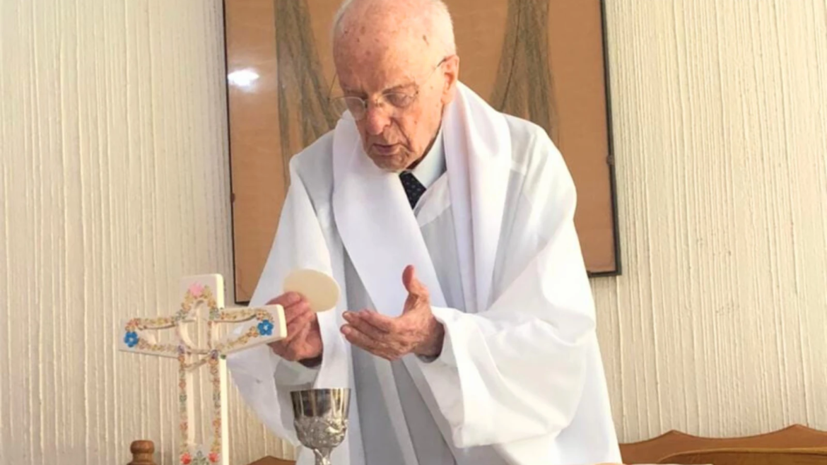 El obispo más longevo del mundo, el mexicano Mons. José de Jesús Sahagún, celebra 103 años de fe y servicio