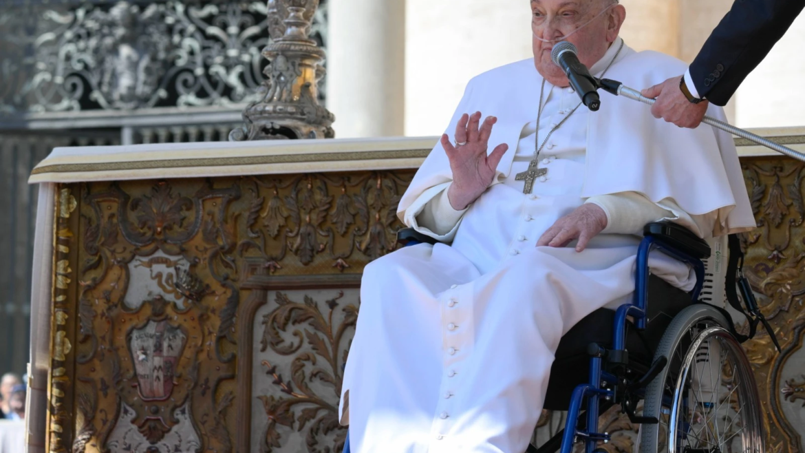 El Papa Francisco, a los enfermos: “Vivamos este tiempo de prueba contemplando la Cruz”