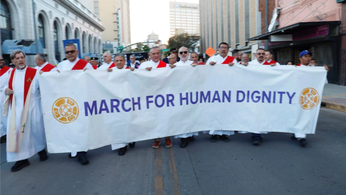 La moralidad de las políticas migratorias y de refugiados de Trump genera un intenso debate