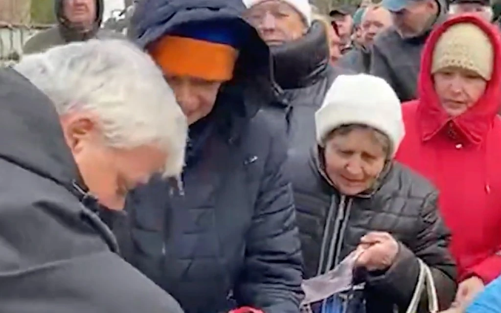 Cardenal Krajewski en Ucrania: “La gente tiene hambre, hay pobreza en esta zona de guerra”