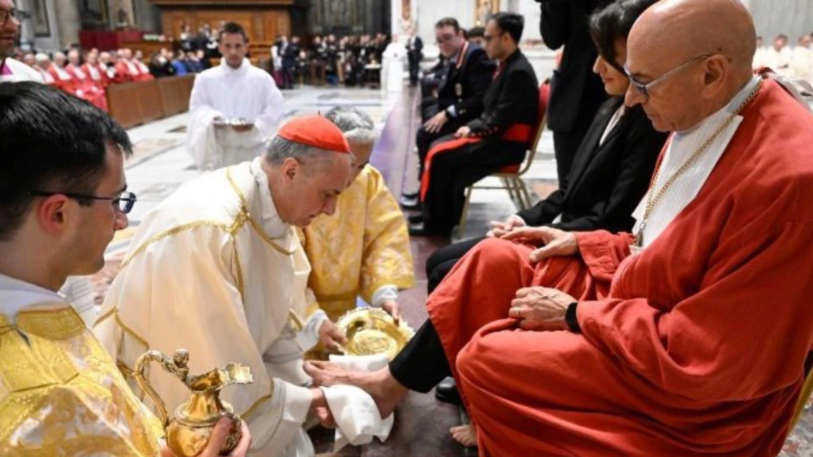 El Cardenal Gambetti celebra la Misa de la Cena del Señor en el Vaticano