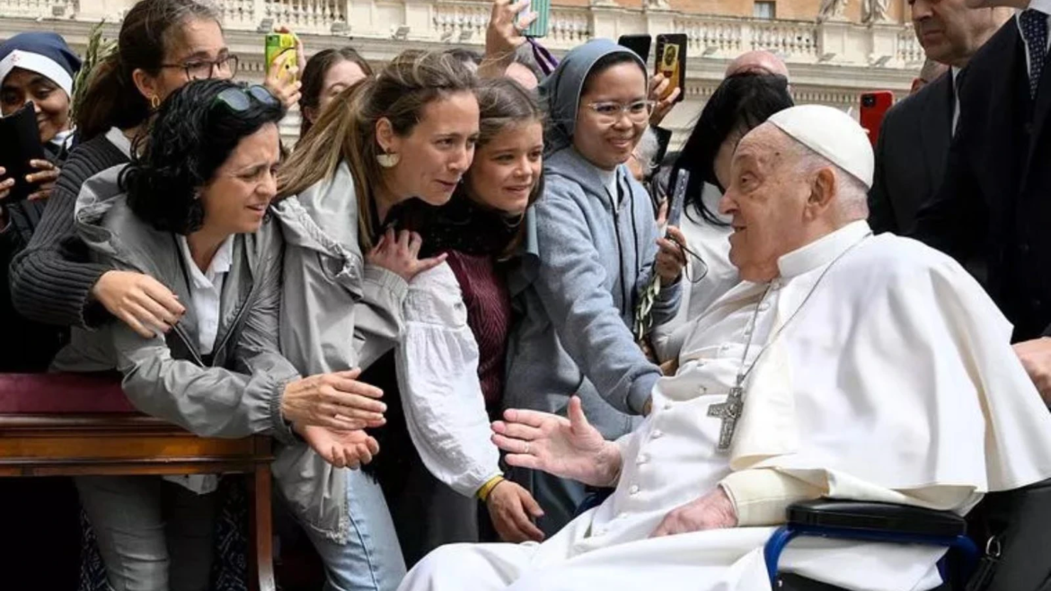 En lo que respecta a la convalecencia, el Papa Francisco sigue su propio consejo