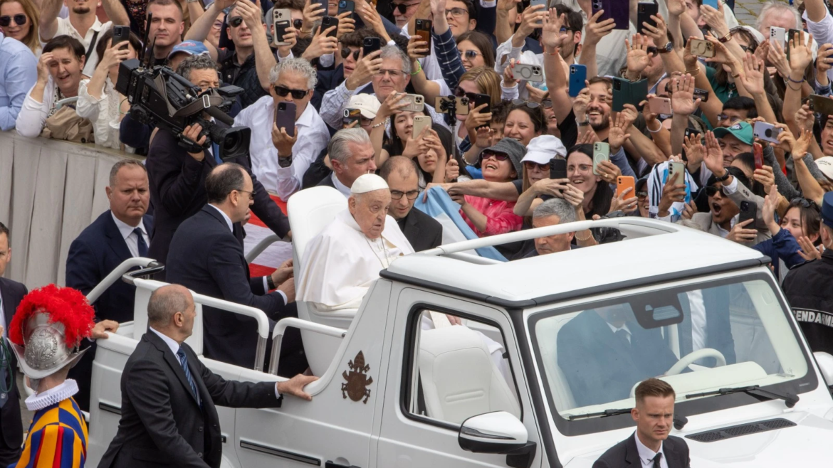 La última vez que el mundo vio al Papa Francisco
