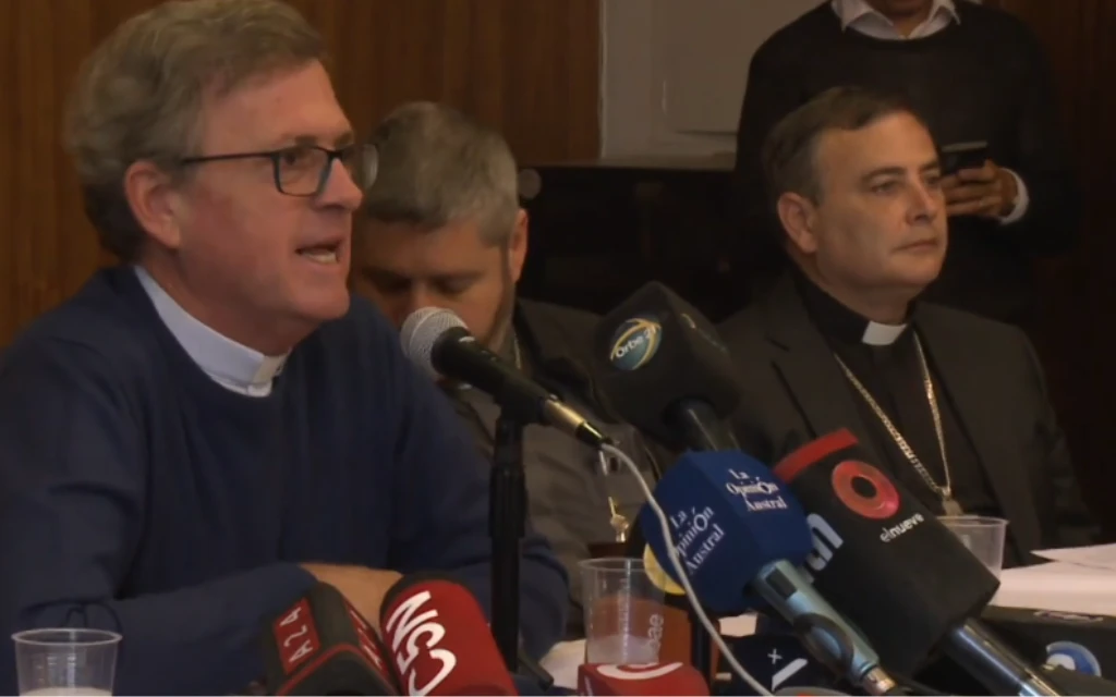 Tras la muerte del Papa, Buenos Aires está “huérfana de padre”, afirma Arzobispo