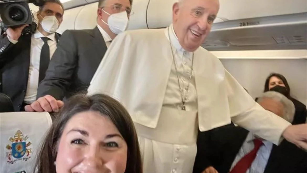 Una periodista que acompañó al Papa Francisco en 10 países comparte sus memorias