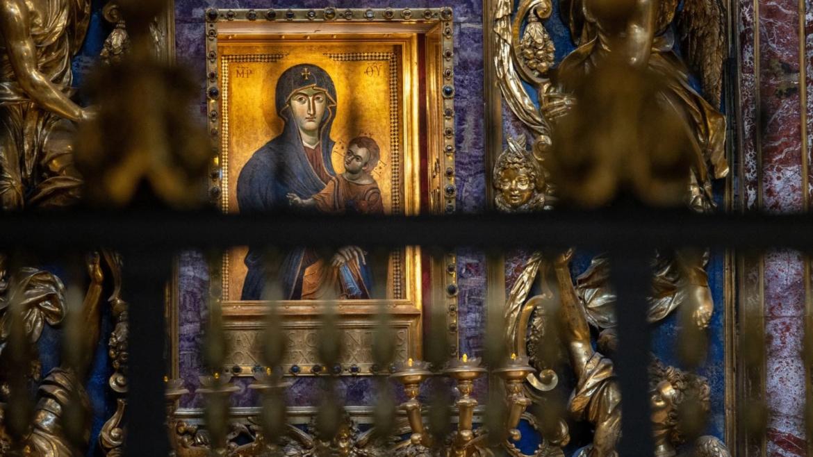 ¿Quiénes son los muchos papas que no están enterrados en el Vaticano?