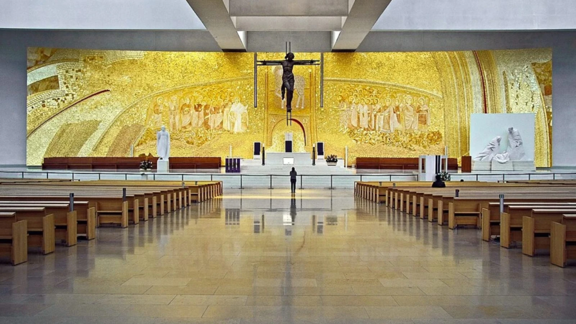 El Santuario de Fátima no planea retirar los mosaicos de Rupnik