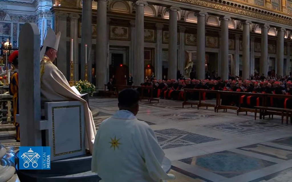 El solemne rezo de las Vísperas en Santa María la Mayor, donde ya reposa el Papa Francisco