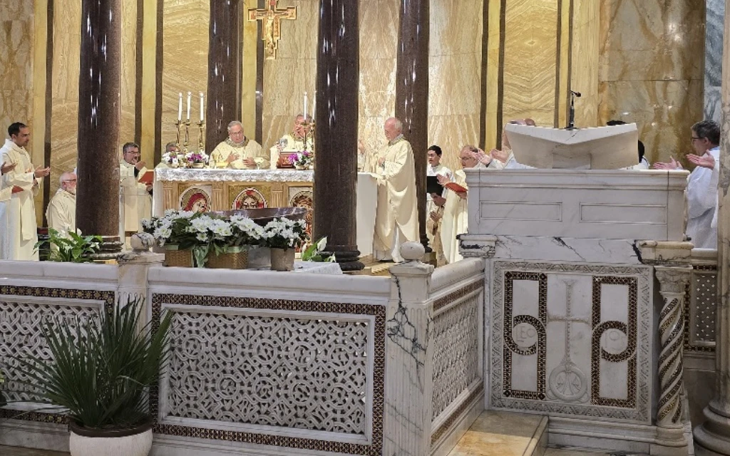 Los argentinos en Roma recordaron al Papa anhelando que ahora haya “miles de Francisco”