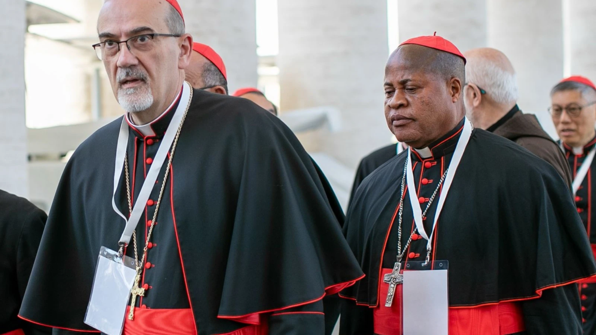 Así es un día de los cardenales en el Vaticano a una semana del cónclave