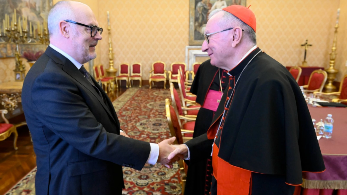El Cardenal Parolin recibe en el Vaticano al presidente de Estonia