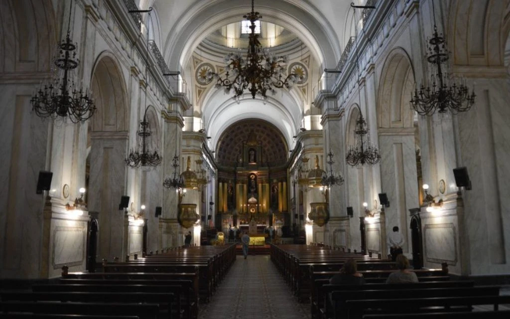 Arzobispado de Montevideo responde a acusaciones de “racismo religioso” contra un sacerdote