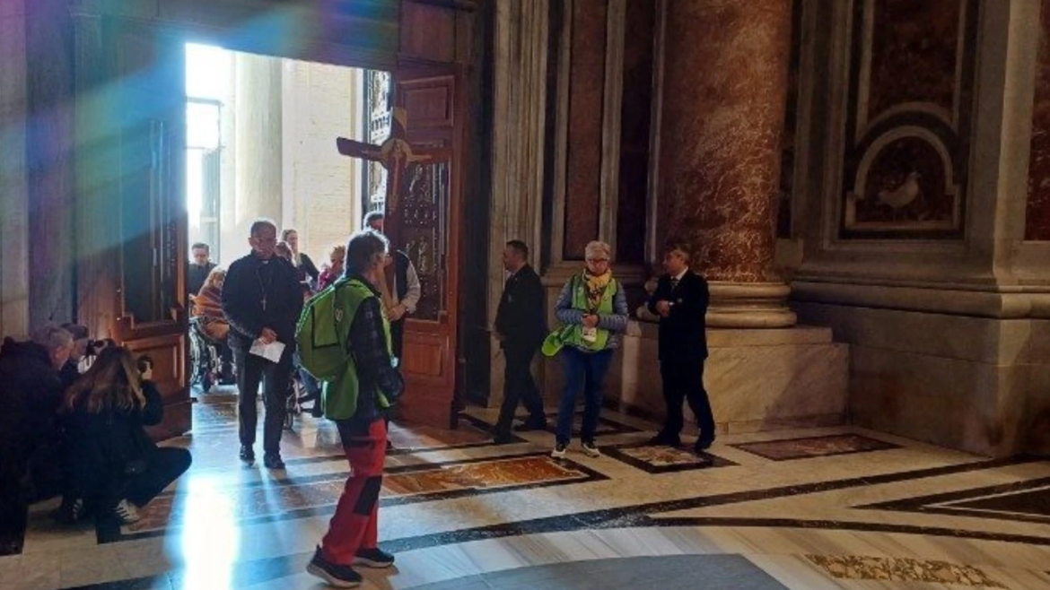 Peregrinos del Jubileo de los Enfermos le desean “mucha salud y mucha suerte al Papa Francisco”