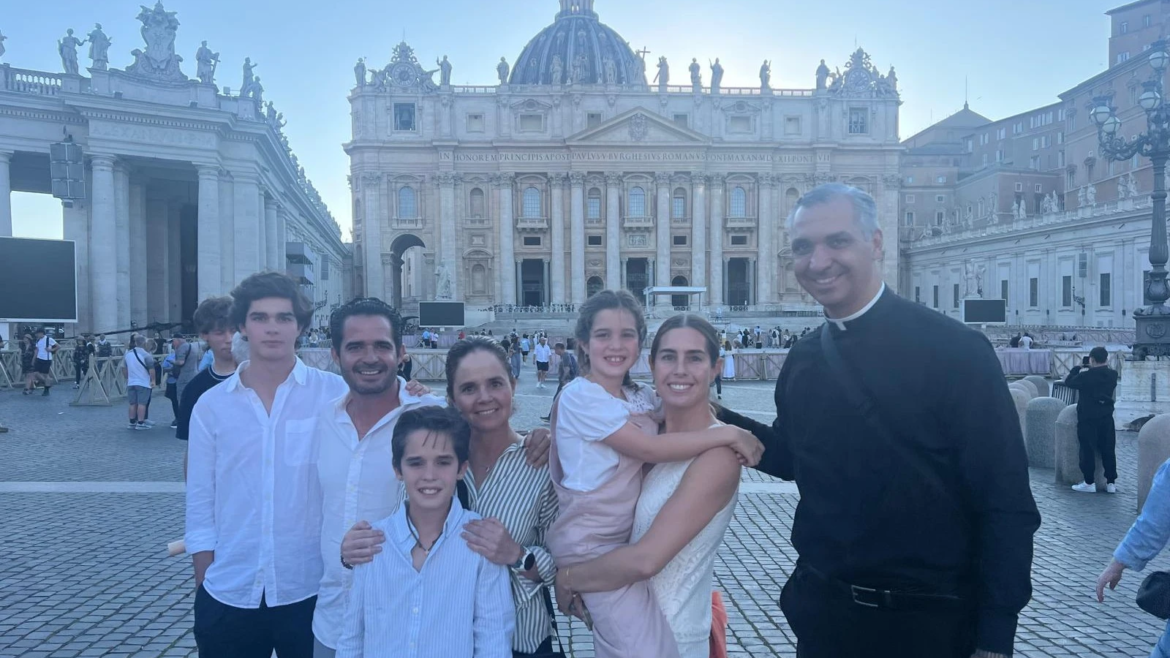“Un Papa que viva de cara a Dios”: los fieles expresan sus deseos a las puertas del cónclave