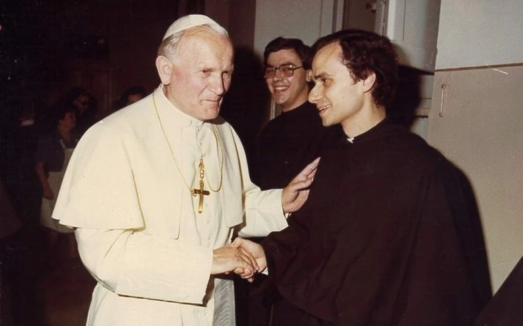 FOTOS: El Papa León XIV y su encuentro con los últimos tres pontífices