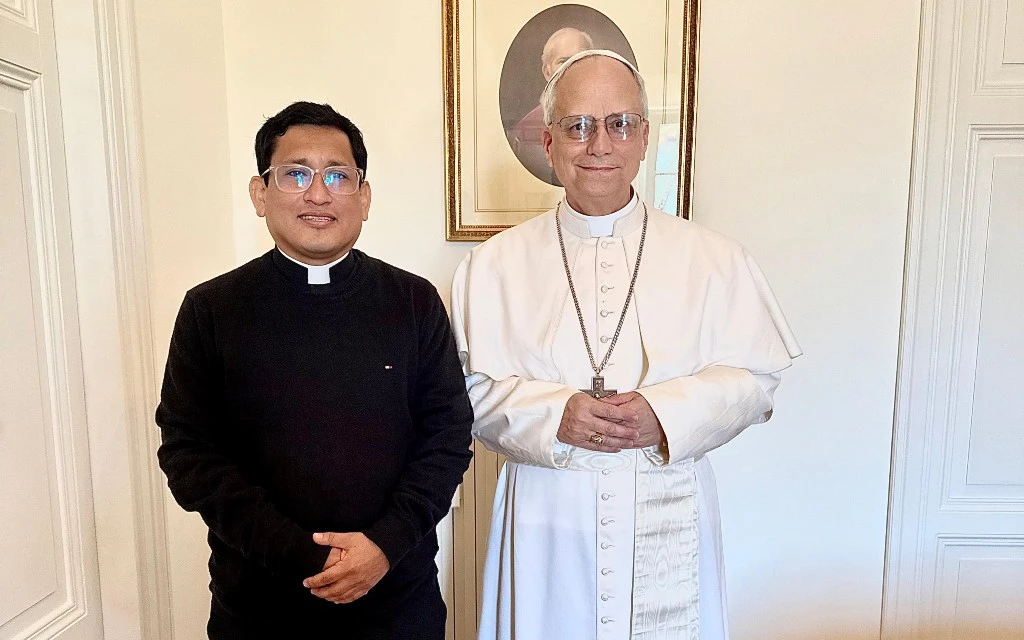 León XIV recibe a su amigo sacerdote con quien trabajó en Chiclayo