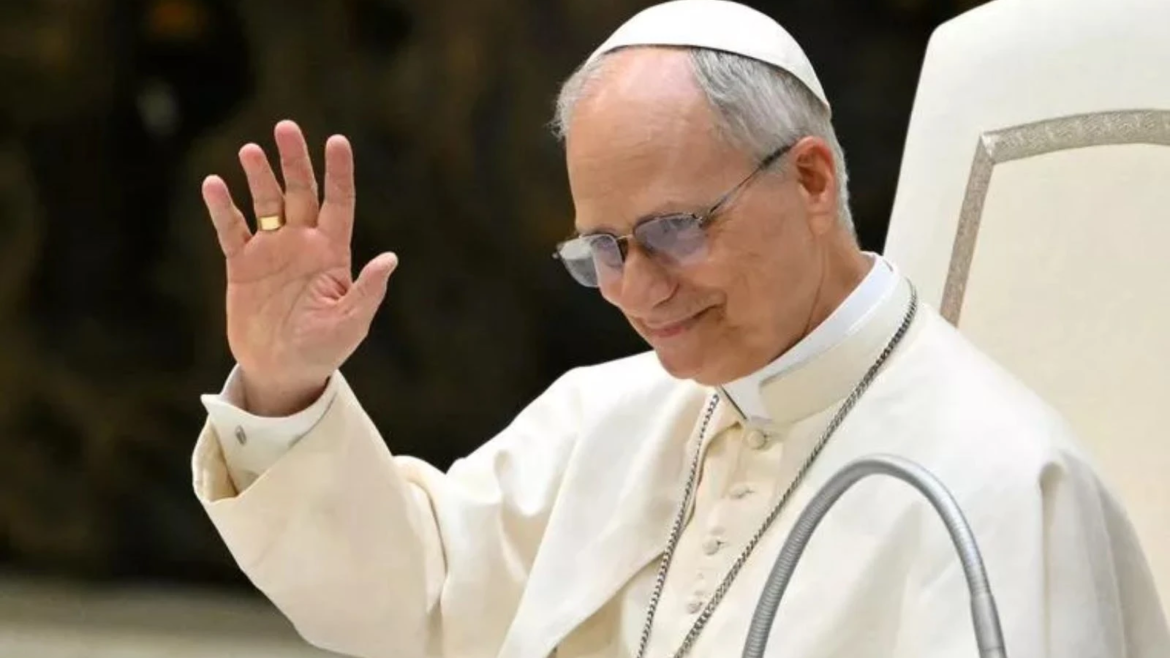 Emergen los patrones de votación de los cardenales mientras León XIV es recibido como un Papa de la paz