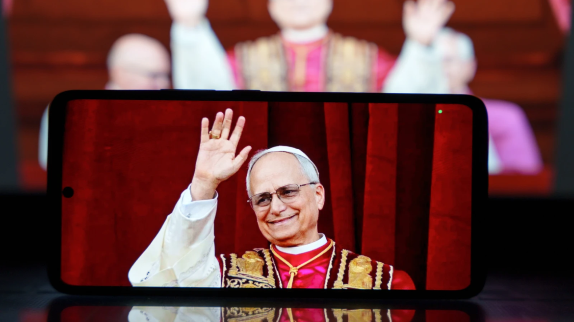 Cuidado con los videos falsos del Papa León XIV que inundan las redes sociales