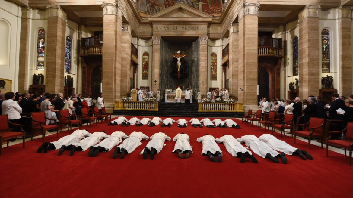 Ordenan a 20 nuevos sacerdotes del Opus Dei en Roma