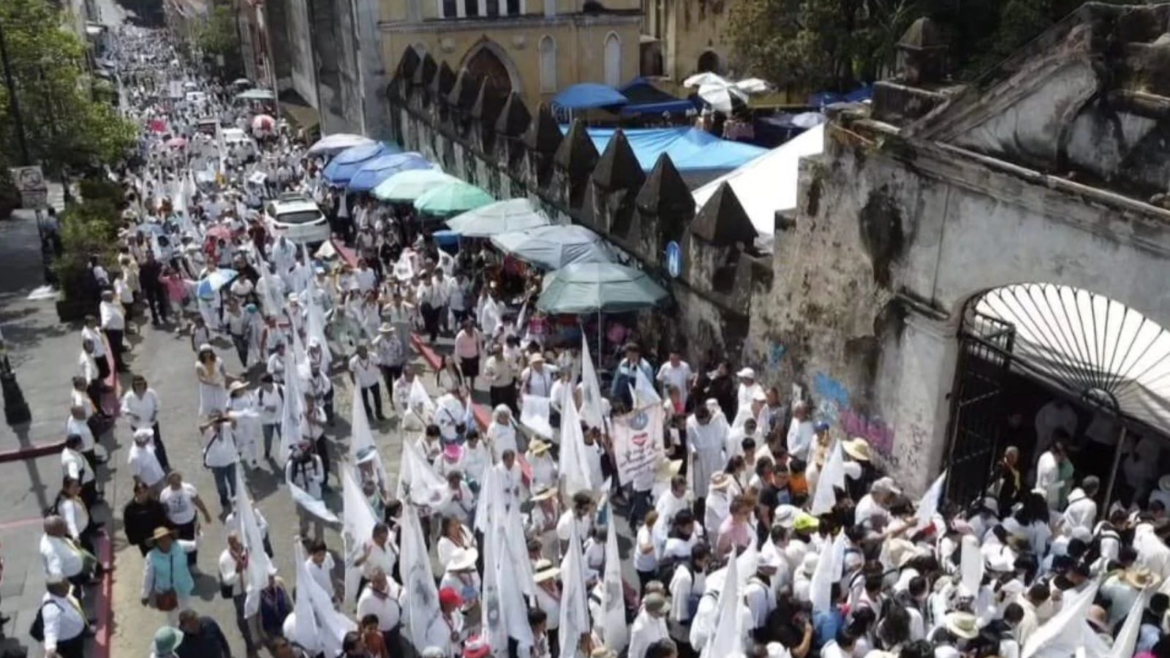 “Nos duele profundamente toda esta sangre”: 17.000 marcharon por la paz en Cuernavaca, México