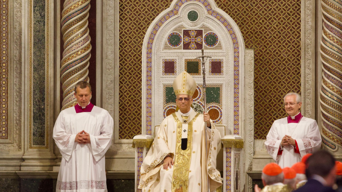 “La comunión se construye ante todo de rodillas”, aseguró el Papa León XIV al tomar posesión como Obispo de Roma