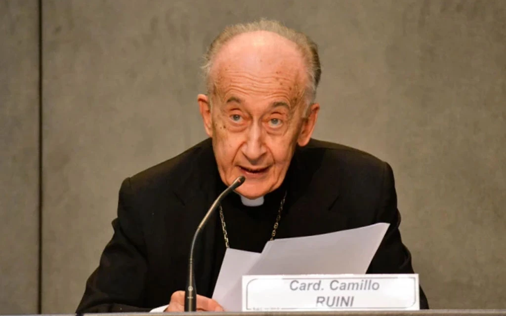 Cardenal que presidió comisión de Medjugorje ofrece 4 criterios para el cónclave