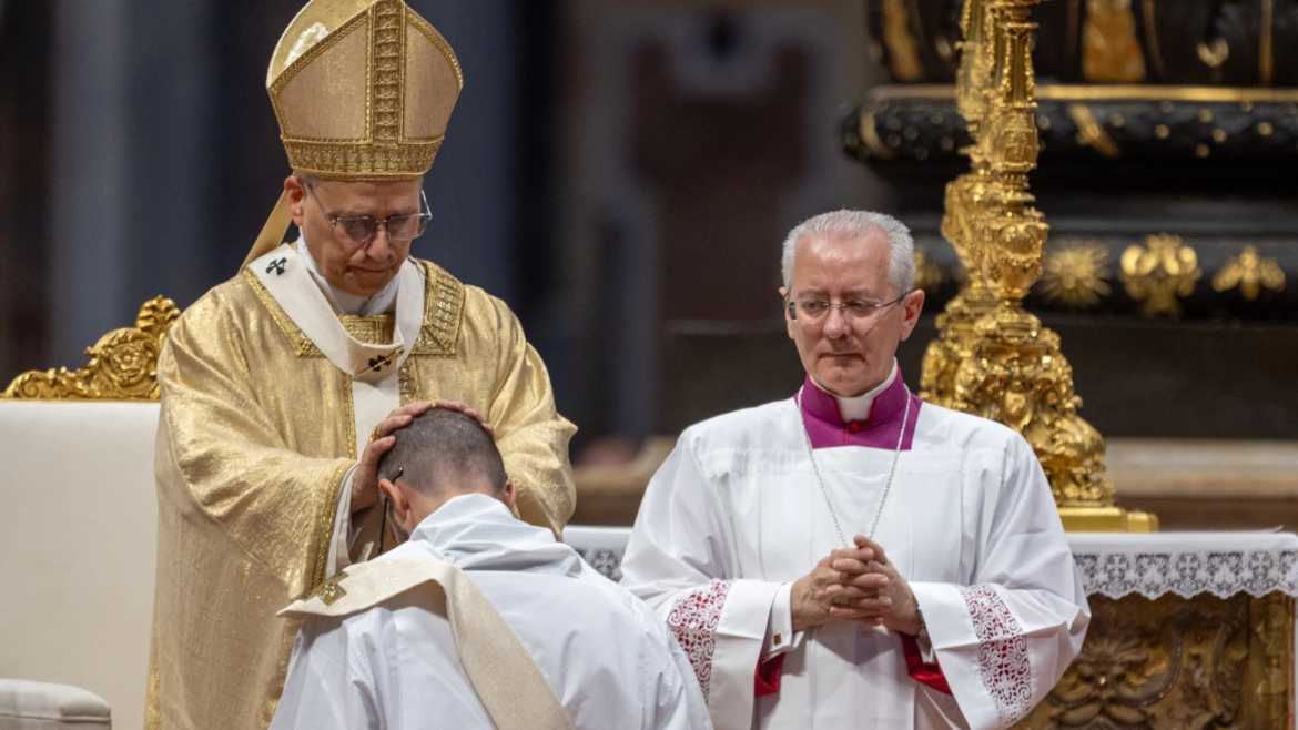 Papa León XIV ordena a 11 sacerdotes: “No importa ser perfectos, pero es necesario ser creíbles”