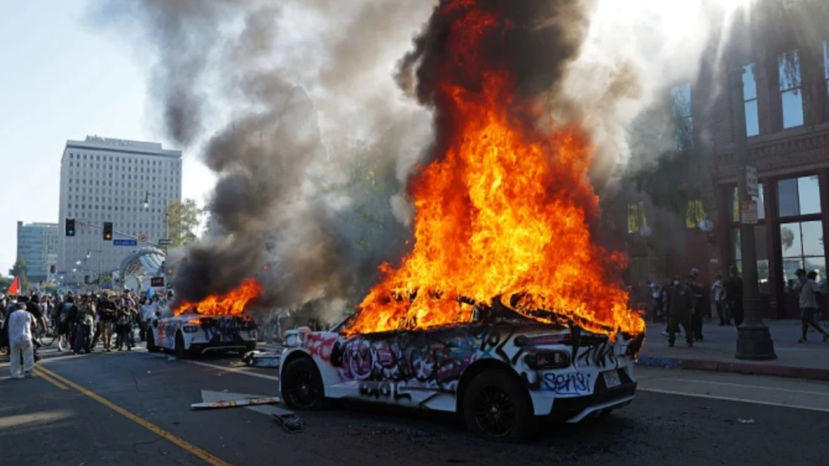 Arzobispo pide calma y moderación ante protestas por redadas migratorias de ICE en Los Ángeles