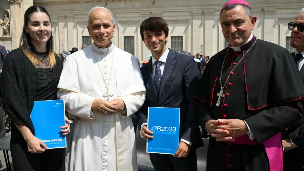 Jóvenes presentan a León XIV su proyecto para crear una nueva Europa con Cristo en el centro