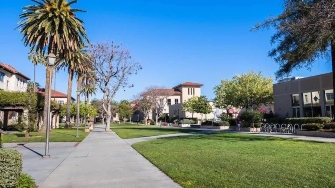 Universidad jesuita defiende curso que incluye video de bondage sexual y “autobiografía sexual” obligatoria