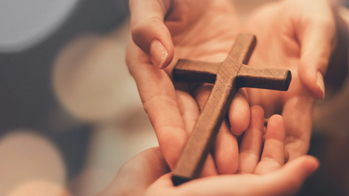 ¿Cómo la Iglesia Católica en España quiere llegar a quienes no tienen fe (que cada vez parecen ser más)?