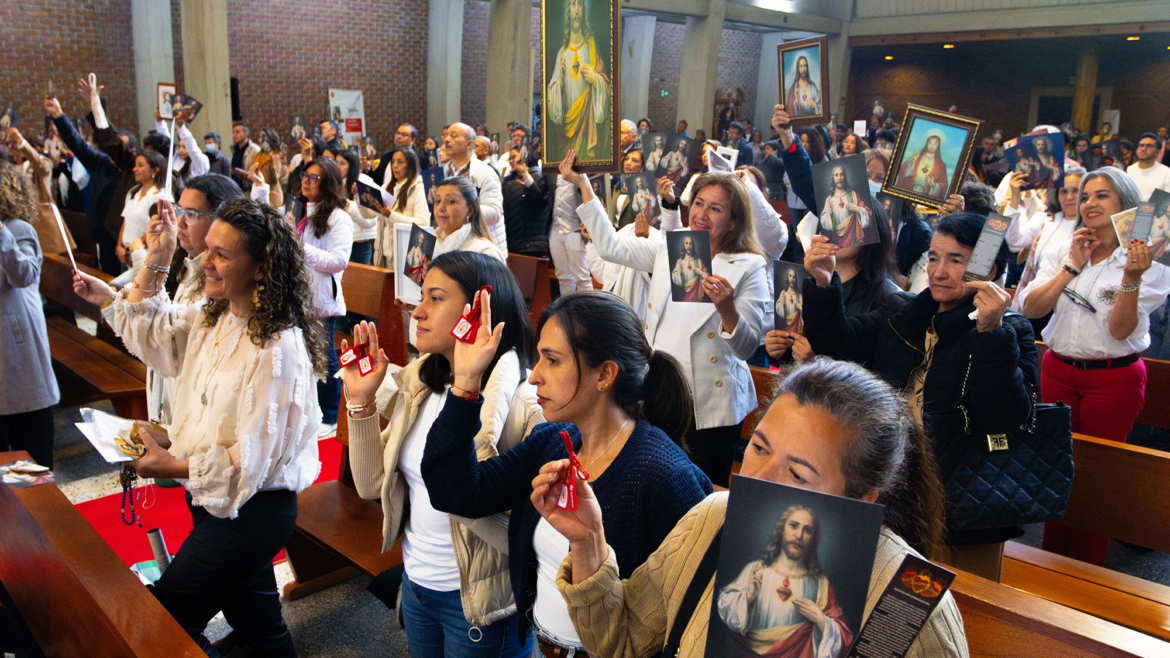 Más de 2.000 empresarios y sus familias se consagraron al Sagrado Corazón de Jesús