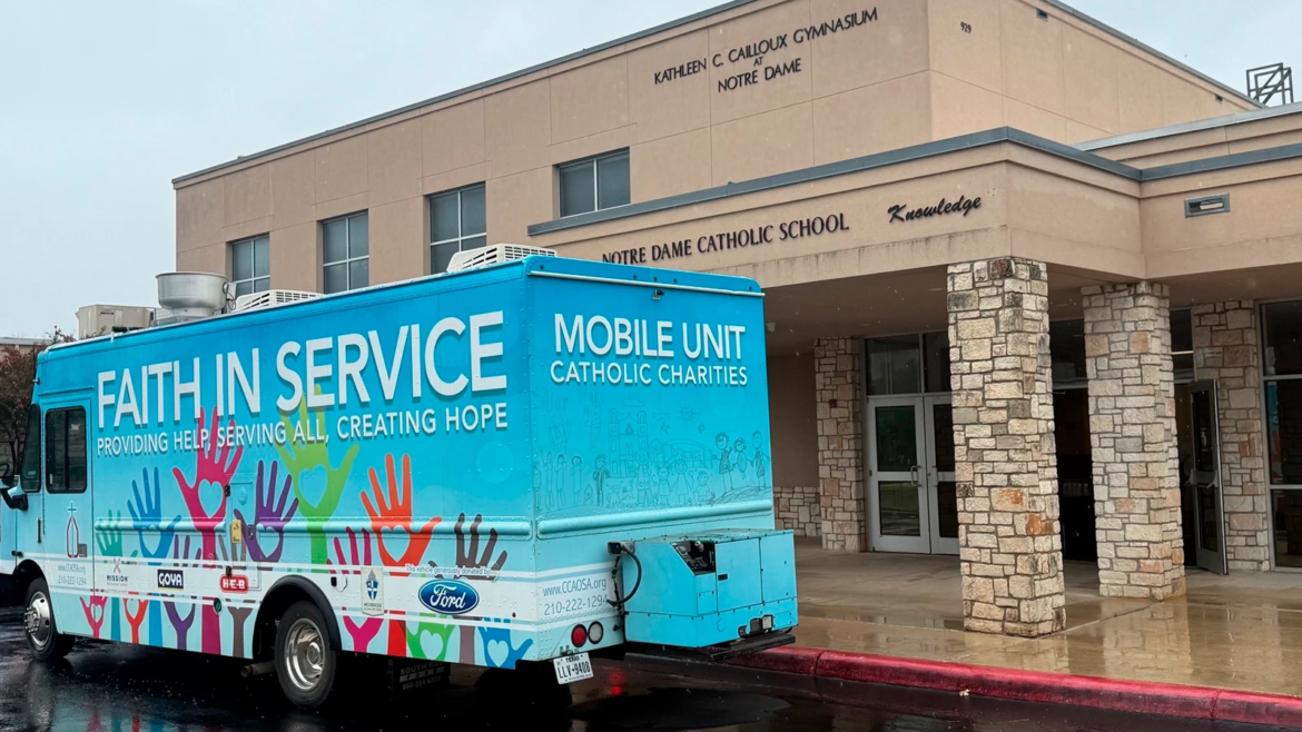 Inundaciones en Texas: Iglesia Católica refugia en sus instalaciones a damnificados
