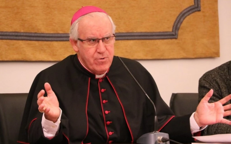 Arzobispo español pide la “conversión de las finanzas” y anima a condonar la deuda externa