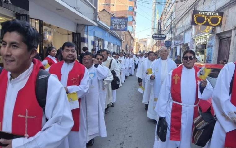 Un mensaje de esperanza de los sacerdotes ante la grave crisis de "nuestra amada Bolivia"