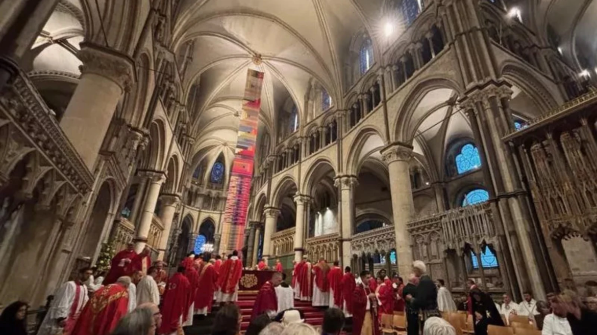 El Papa León XIV comparte un mensaje a los peregrinos en histórica Misa en la Catedral de Canterbury