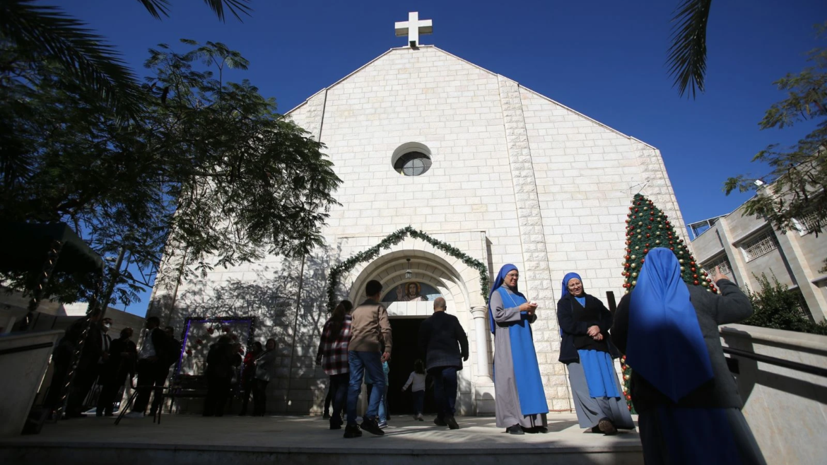 Ataque a la iglesia de Gaza: Sin las alertas del Padre Romanelli “hubiera sido una masacre”