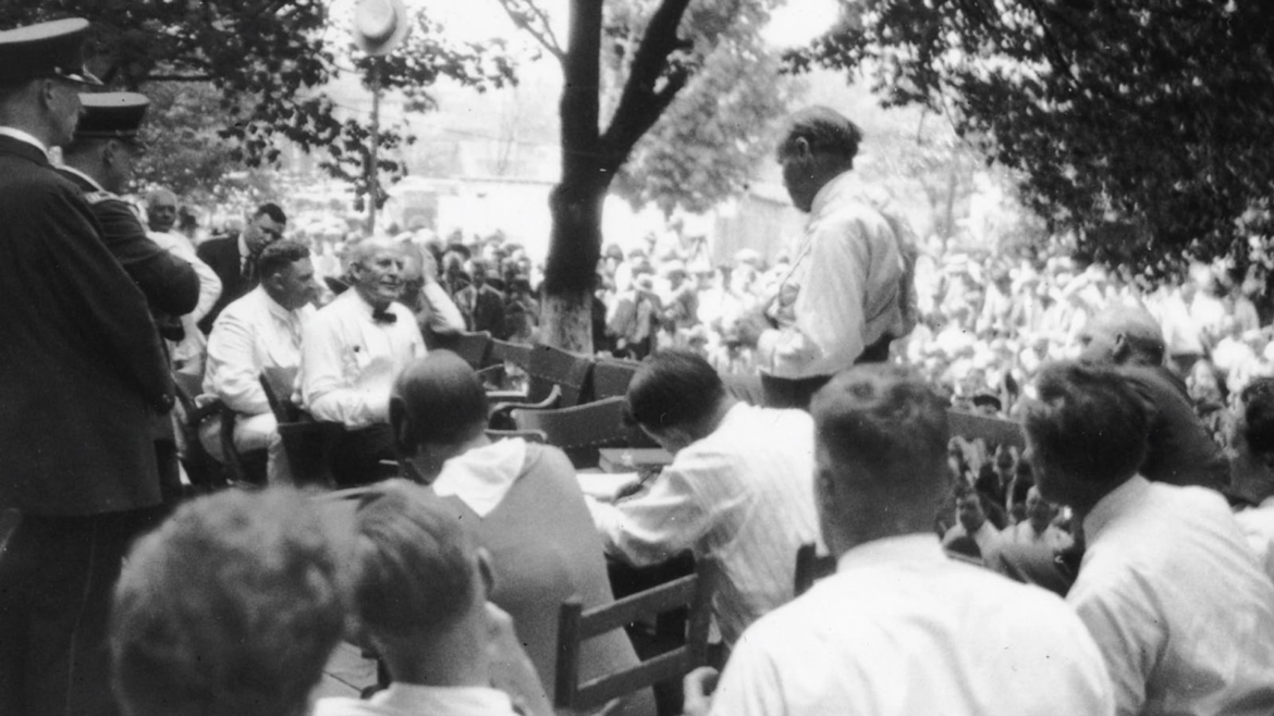 Católicos reflexionan sobre centenario del juicio de Scopes y el debate sobre la evolución en la década de 1920