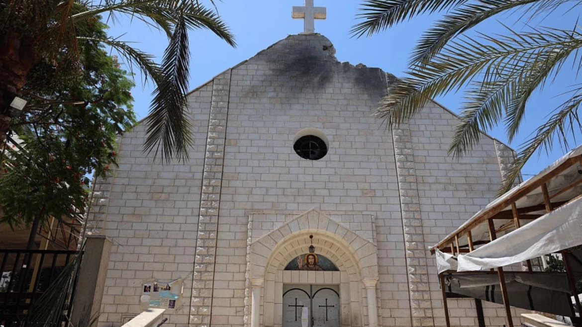 Israel dice que una “desviación de municiones” provocó el mortal ataque a la iglesia católica de Gaza