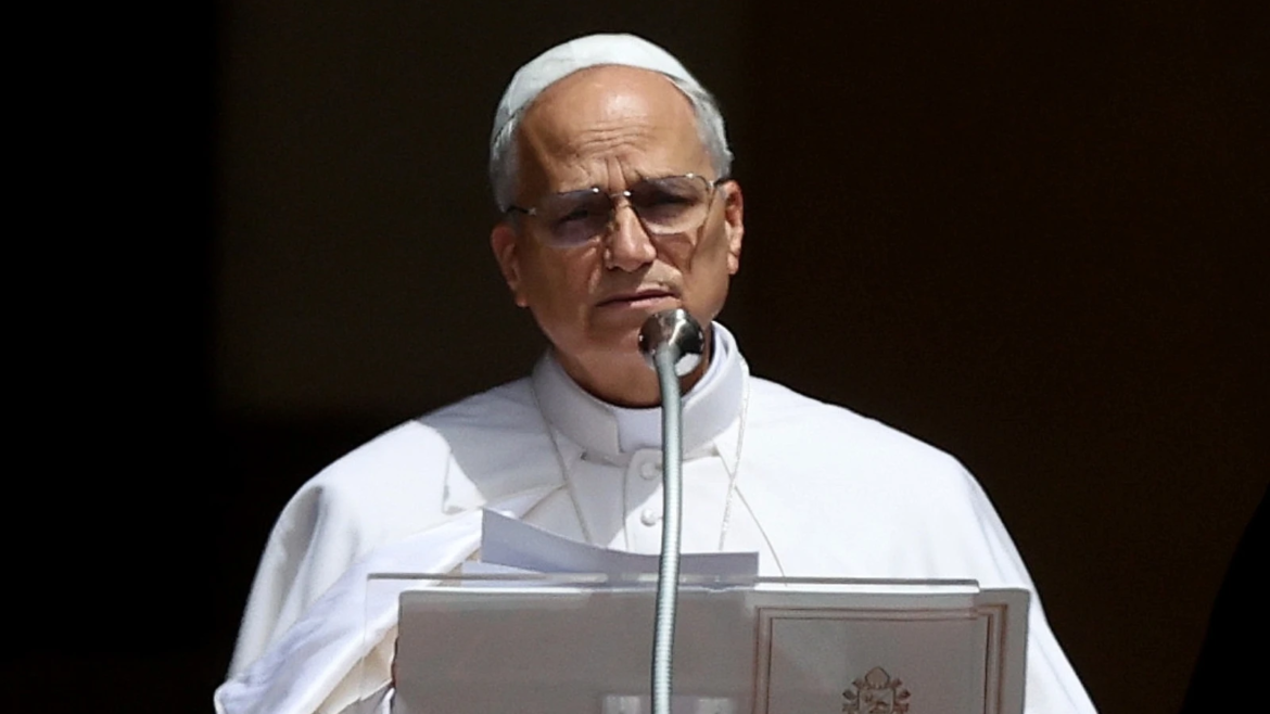León XIV afirma que los migrantes católicos salvan del “desierto espiritual” a los países que los acogen