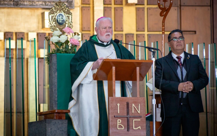 Mons. Gallagher: Una universidad católica no se define por crucifijos, sino por la búsqueda de la verdad